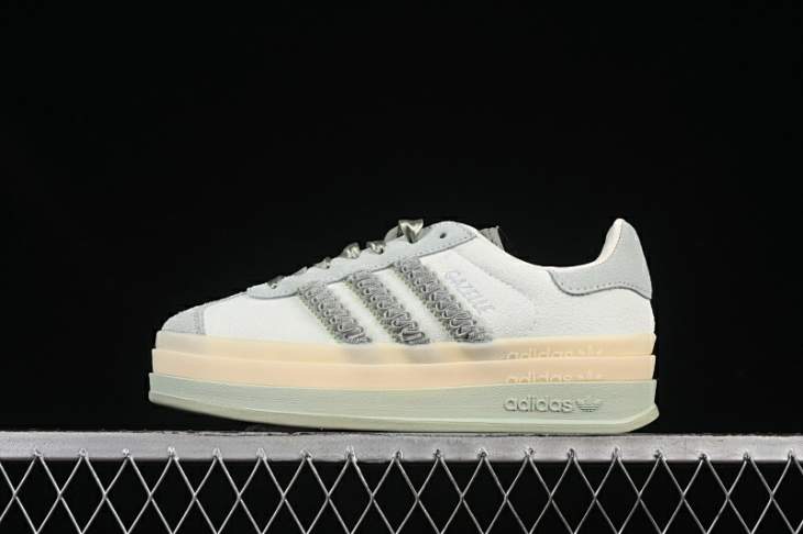 Picture of Adidas Gazelle Bold _SKUfw19514250472409343fw